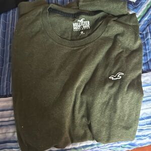 Like new green hollister tee